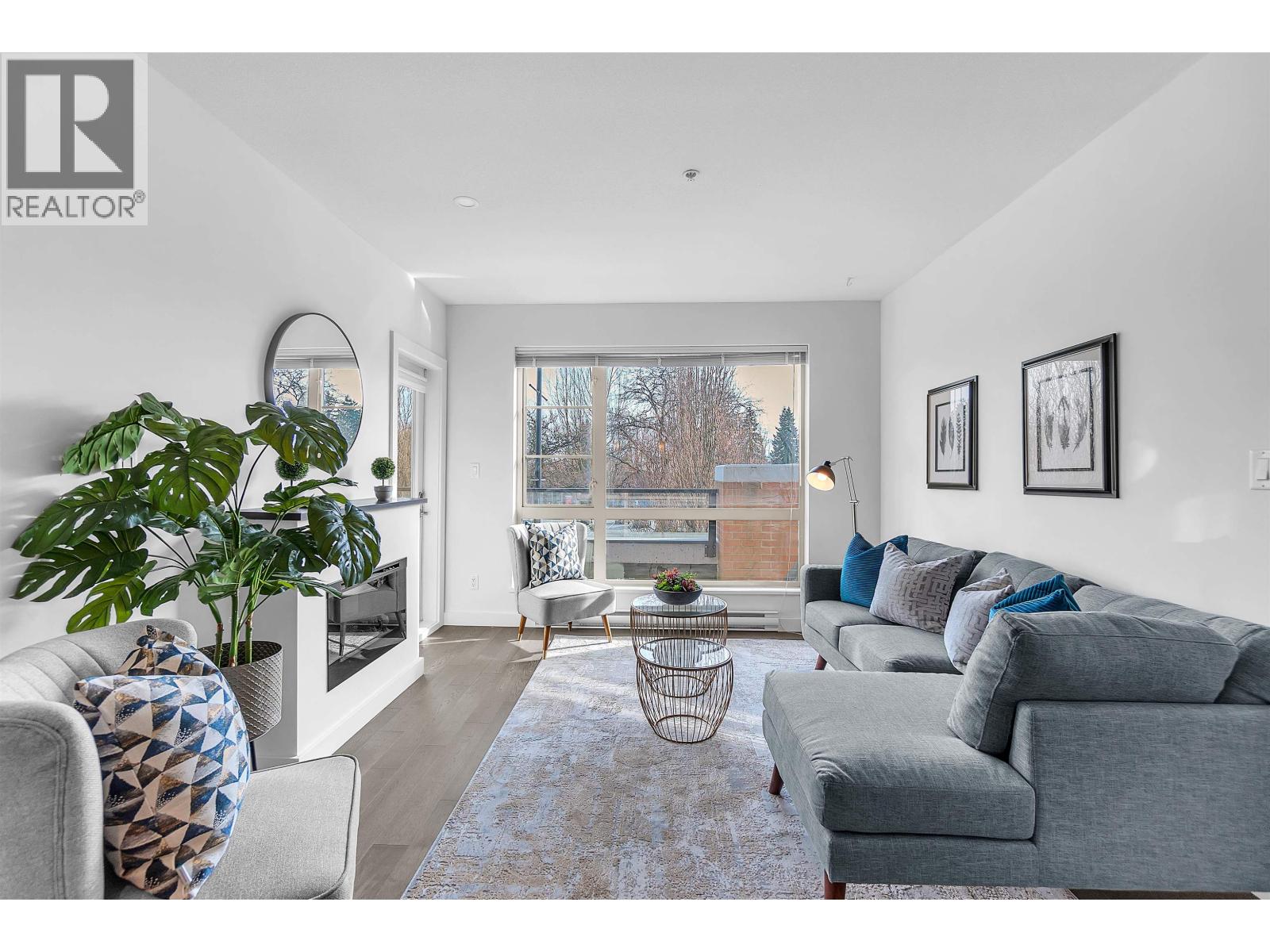 202 1330 MARINE Drive - main photo