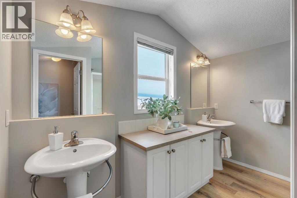 Single Family House for Sale in  Saddlefield Drive NE Saddle Ridge Calgary 