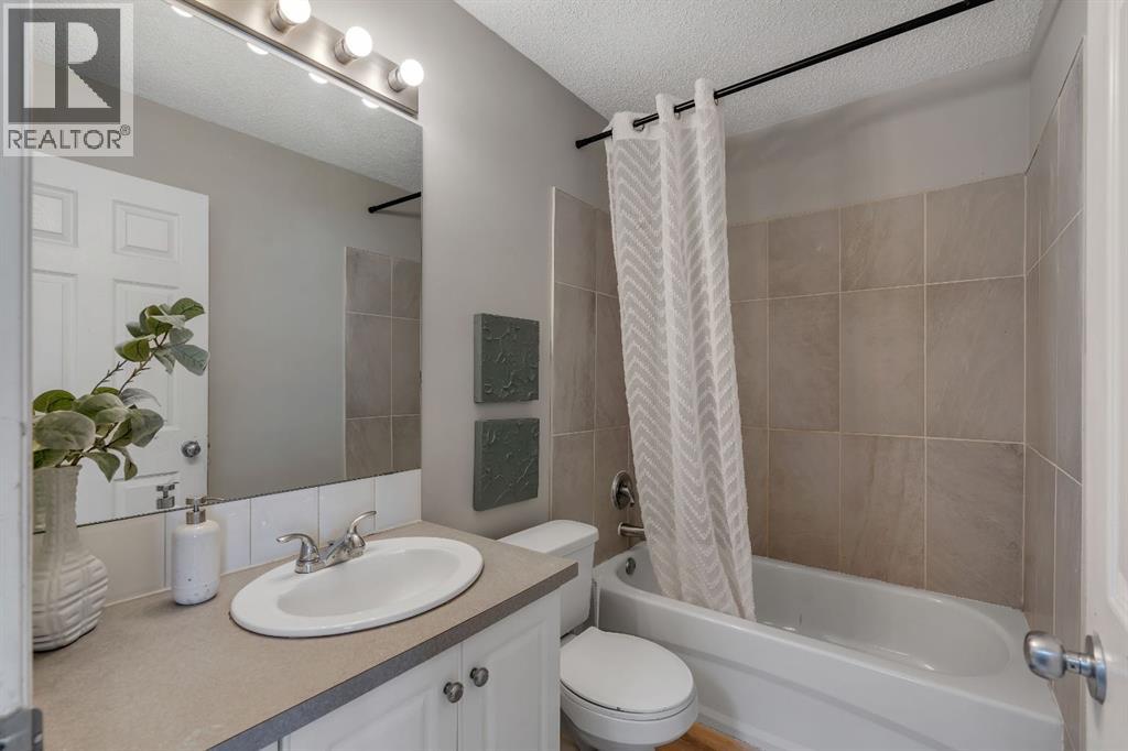 Single Family House for Sale in  Saddlefield Drive NE Saddle Ridge Calgary 