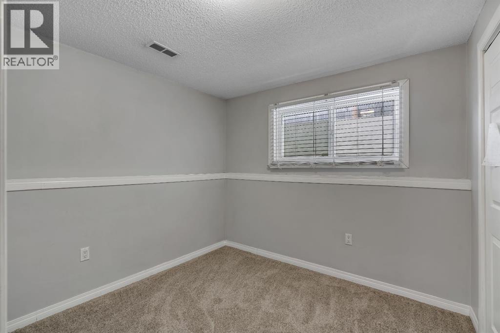 Single Family House for Sale in  Saddlefield Drive NE Saddle Ridge Calgary 