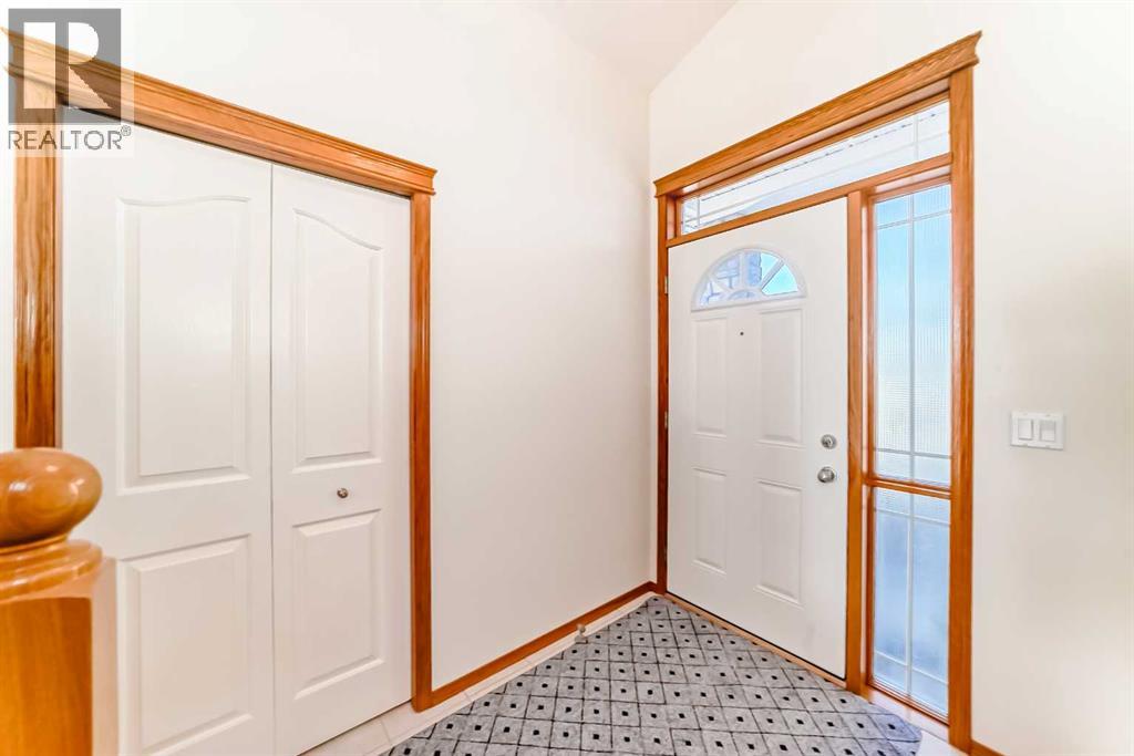 Single Family House Bungalow for Sale in  Cougartown Close SW Cougar Ridge Calgary 