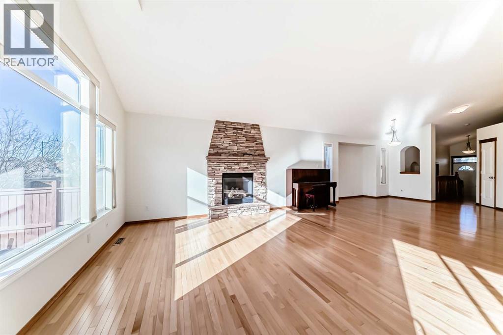 Single Family House Bungalow for Sale in  Cougartown Close SW Cougar Ridge Calgary 