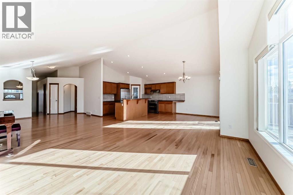 Single Family House Bungalow for Sale in  Cougartown Close SW Cougar Ridge Calgary 