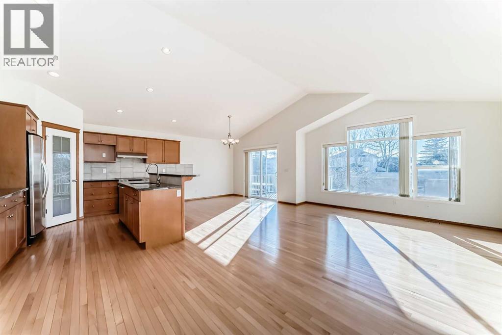 Single Family House Bungalow for Sale in  Cougartown Close SW Cougar Ridge Calgary 