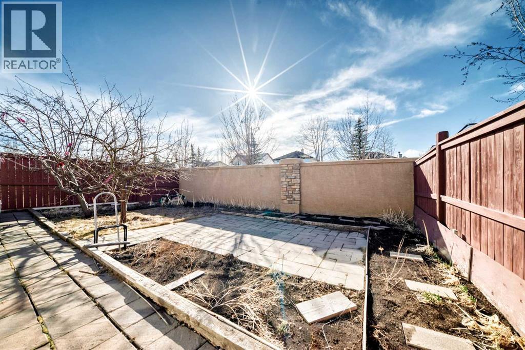 Single Family House Bungalow for Sale in  Cougartown Close SW Cougar Ridge Calgary 