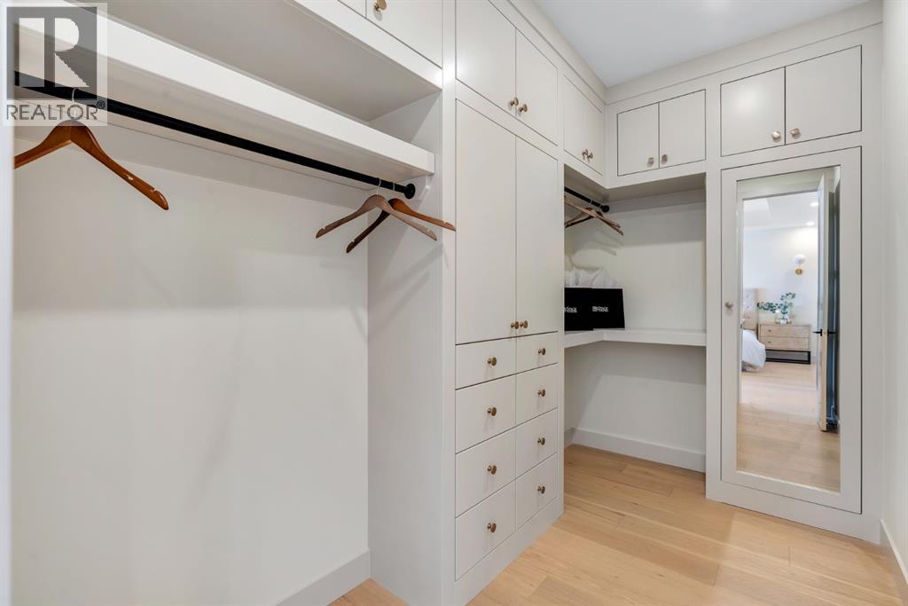 Single Family House for Sale in   Avenue SW Altadore Calgary 