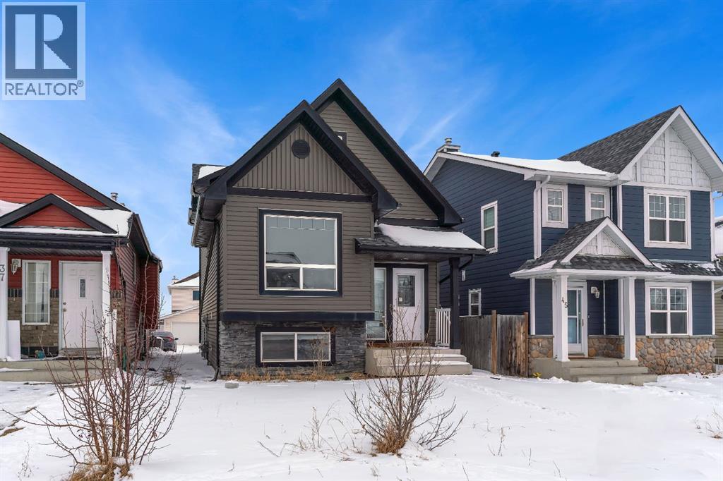 Single Family House for Sale in  Saddlefield Drive NE Saddle Ridge Calgary 