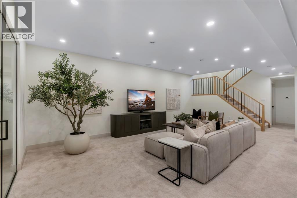 Single Family House for Sale in   Avenue SW Altadore Calgary 