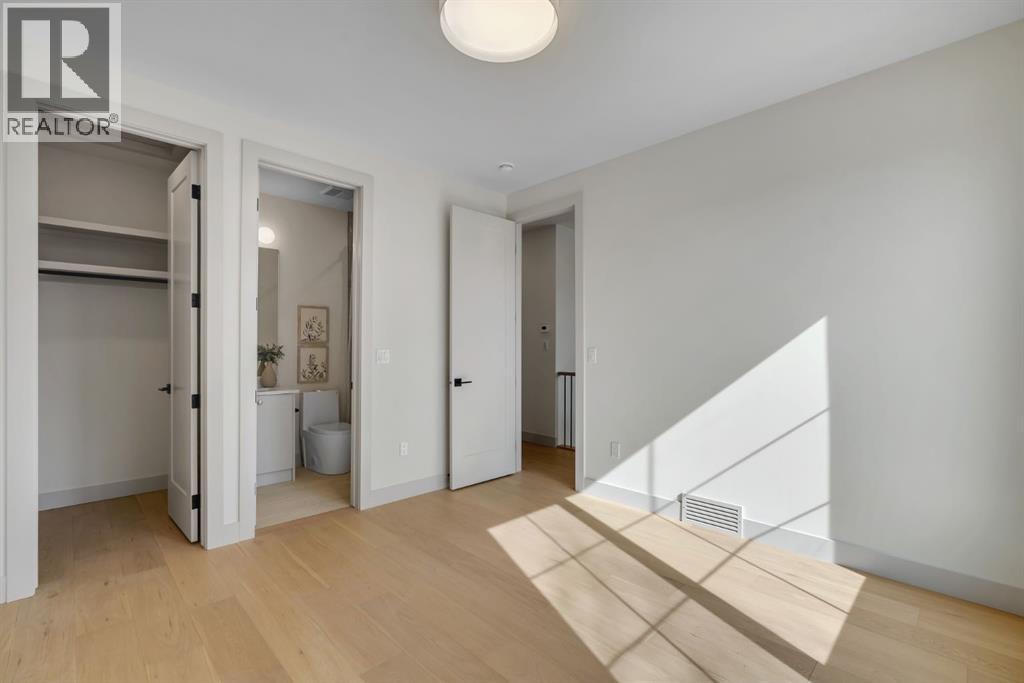 Single Family House for Sale in   Avenue SW Altadore Calgary 