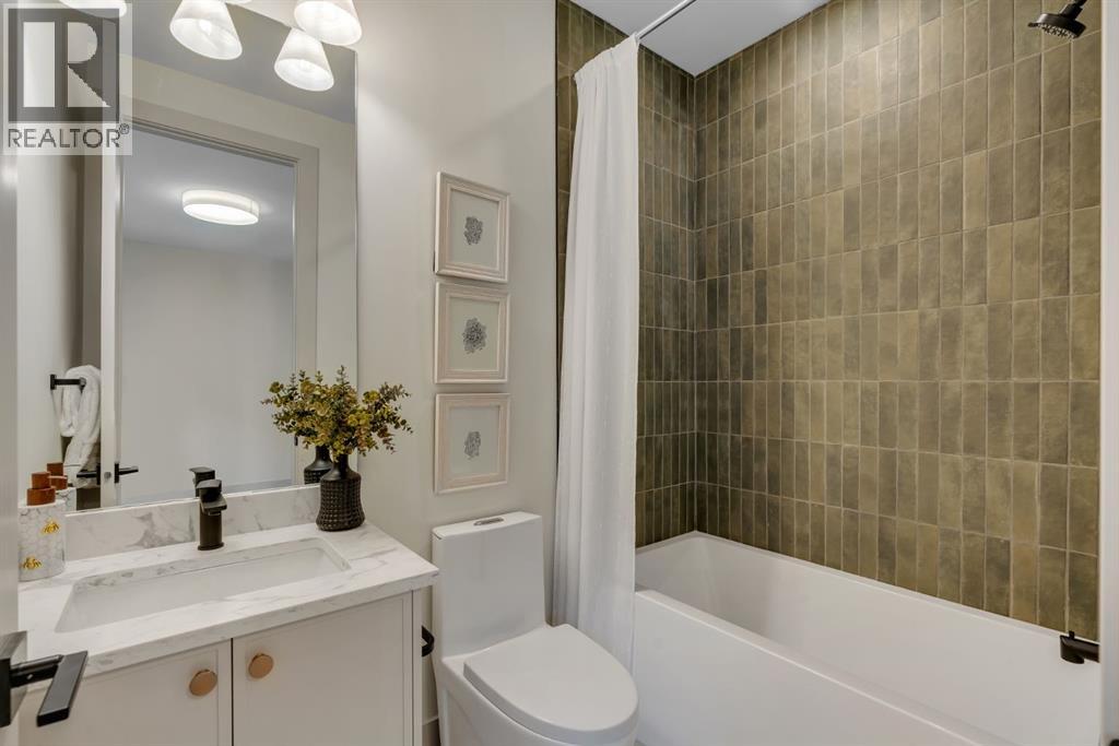 Single Family House for Sale in   Avenue SW Altadore Calgary 