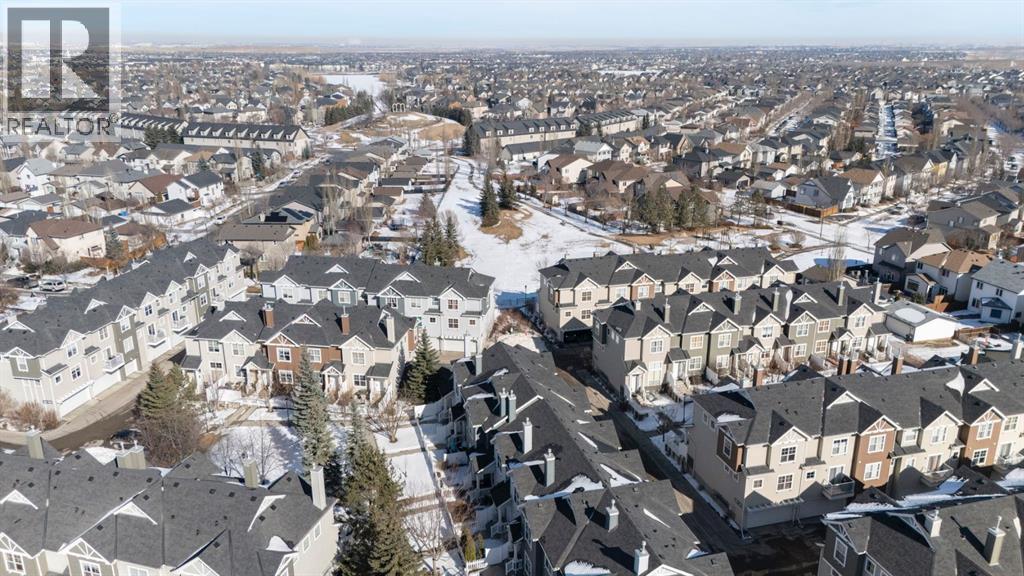 352 Elgin Gardens SE, Calgary, Alberta