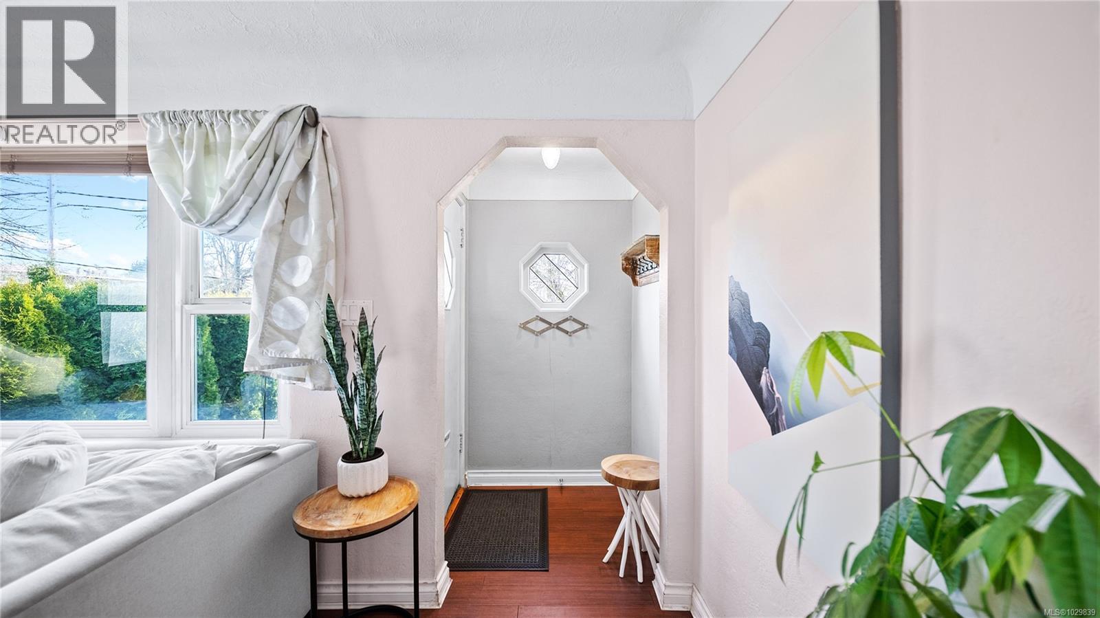 244 LINDEN AVE - Image 3