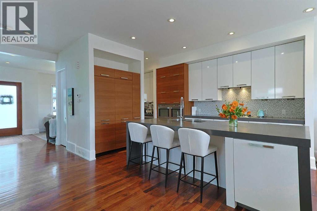 Single Family House for Sale in  Broadview Road NW Hillhurst Calgary 