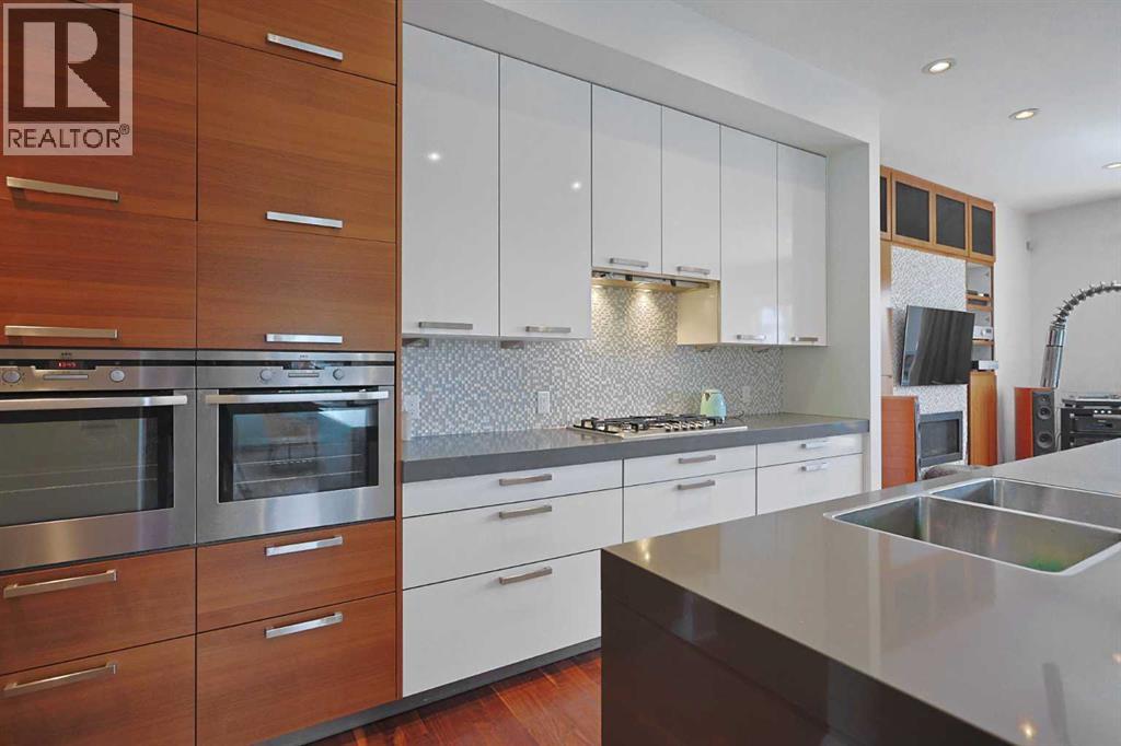 Single Family House for Sale in  Broadview Road NW Hillhurst Calgary 