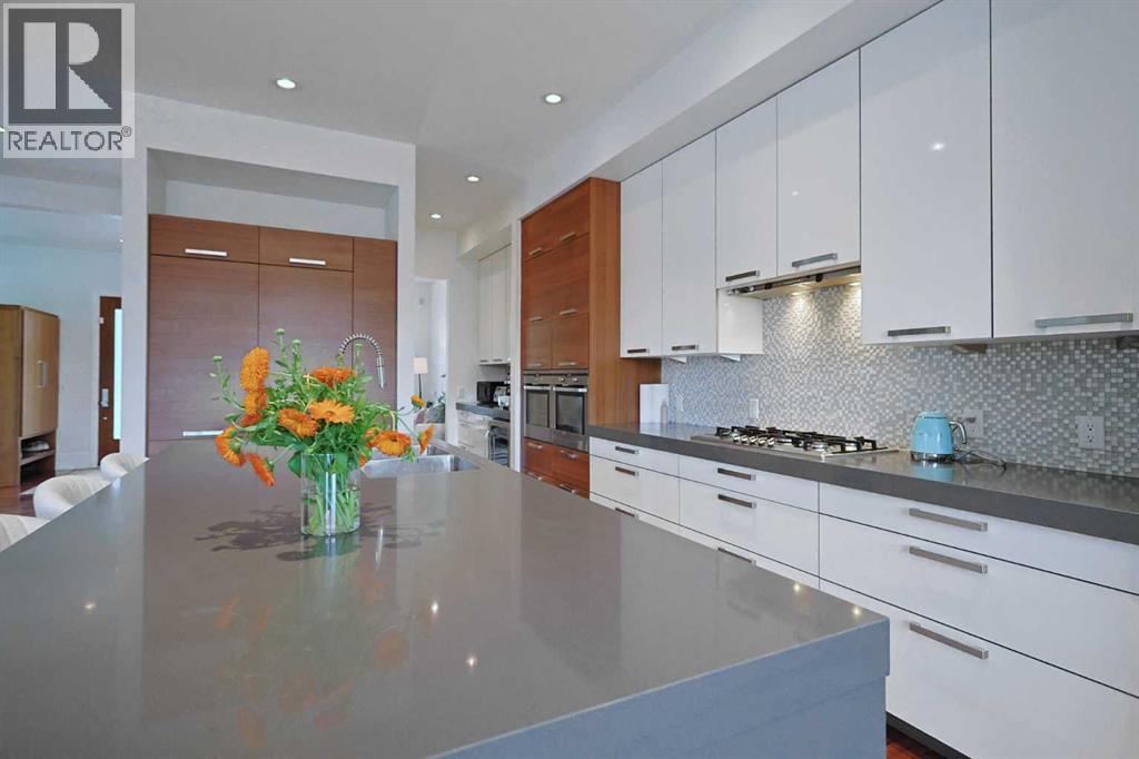 Single Family House for Sale in  Broadview Road NW Hillhurst Calgary 