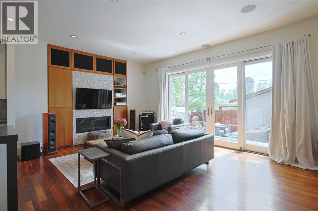 Single Family House for Sale in  Broadview Road NW Hillhurst Calgary 