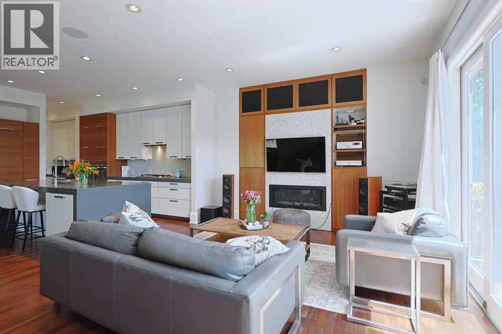 Single Family House for Sale in  Broadview Road NW Hillhurst Calgary 