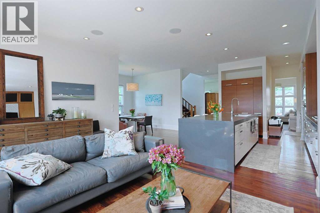 Single Family House for Sale in  Broadview Road NW Hillhurst Calgary 