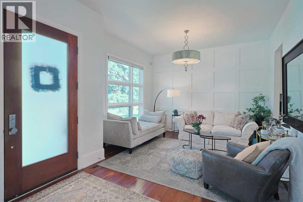 Single Family House for Sale in  Broadview Road NW Hillhurst Calgary 