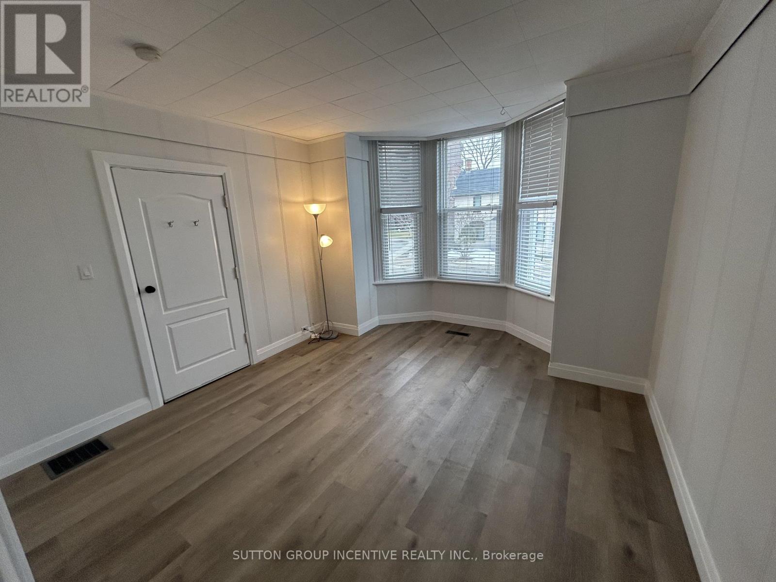 166 COLLIER STREET - 17