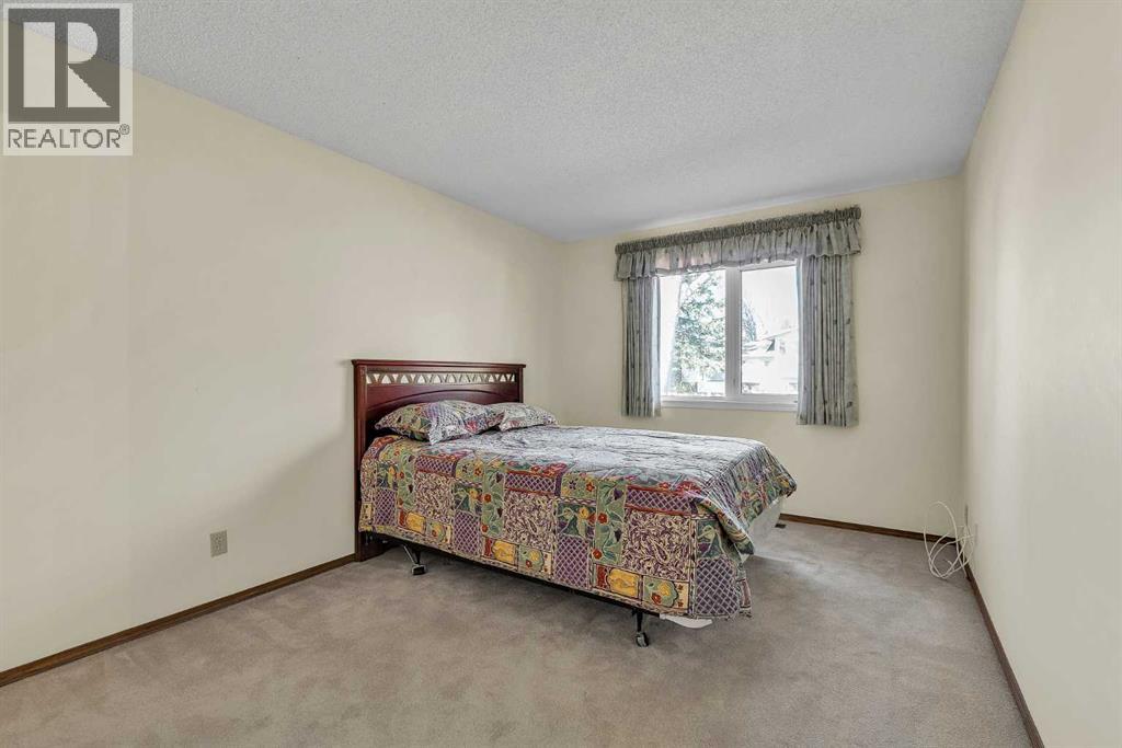 Single Family House for Sale in  Vandoos Gardens NW Varsity Calgary 