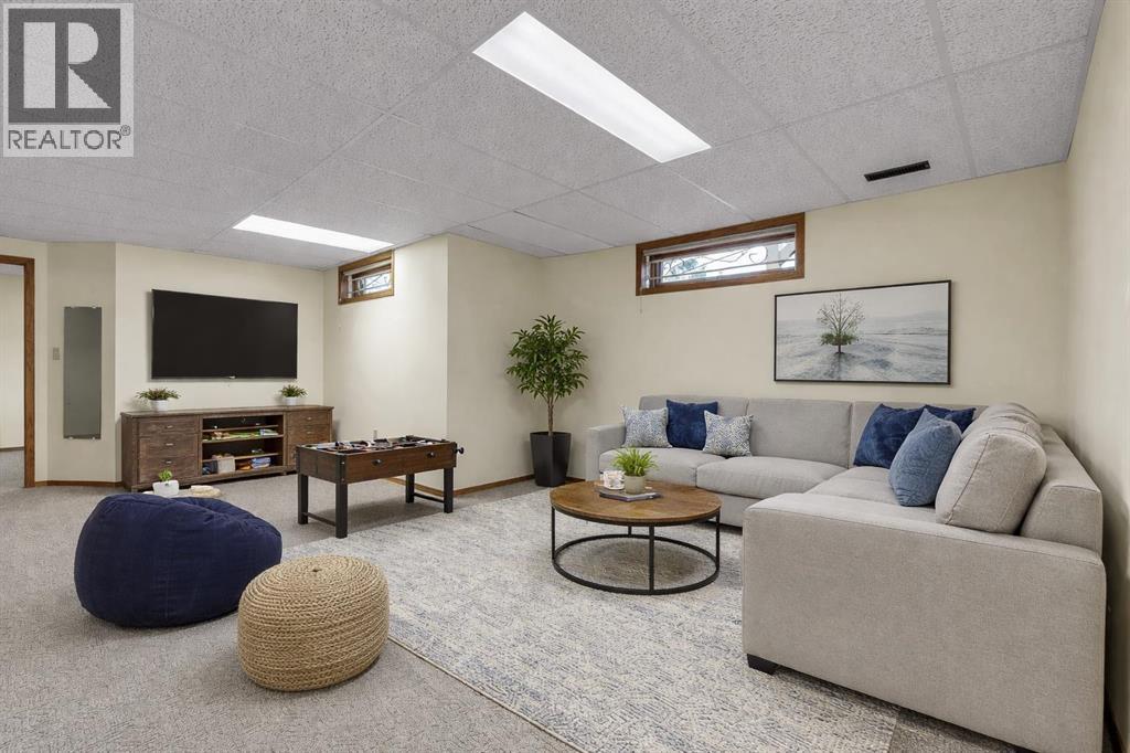 Single Family House for Sale in  Vandoos Gardens NW Varsity Calgary 