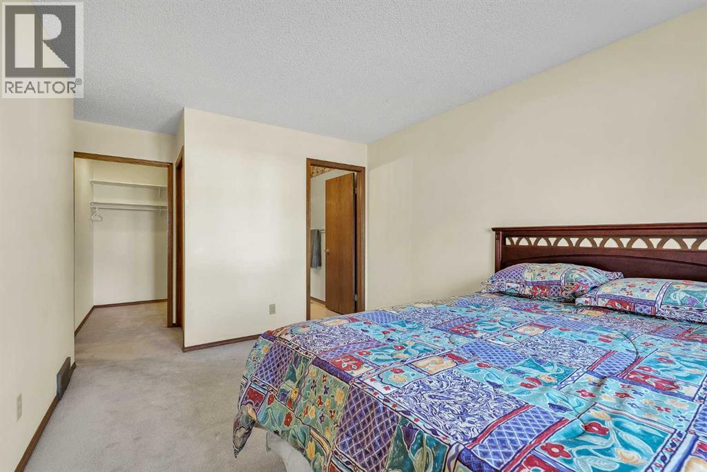 Single Family House for Sale in  Vandoos Gardens NW Varsity Calgary 