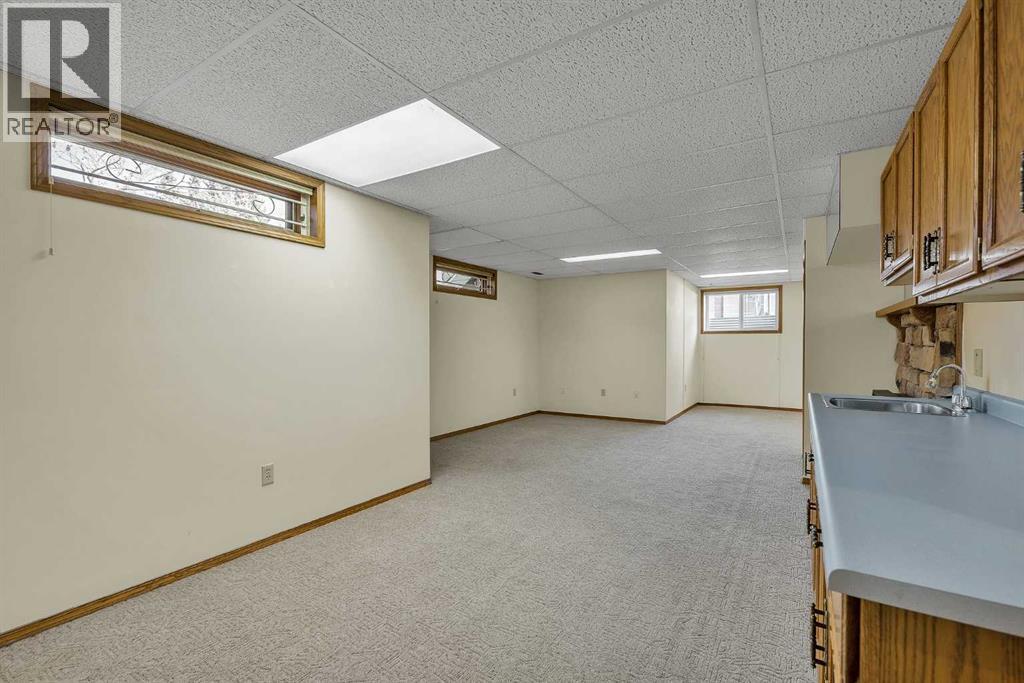 Single Family House for Sale in  Vandoos Gardens NW Varsity Calgary 