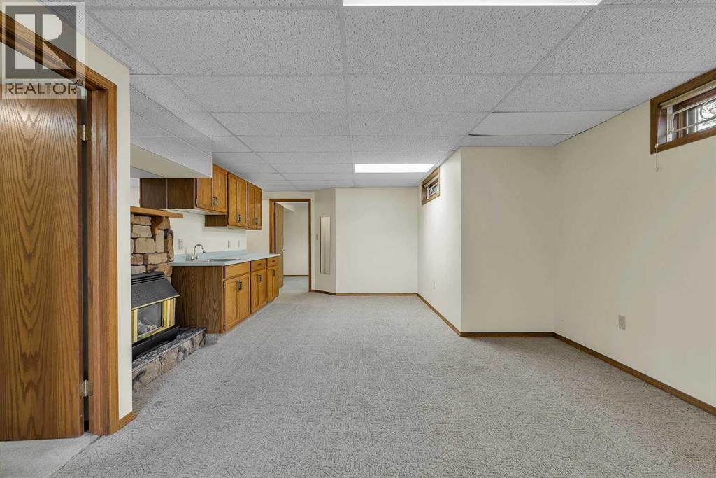 Single Family House for Sale in  Vandoos Gardens NW Varsity Calgary 