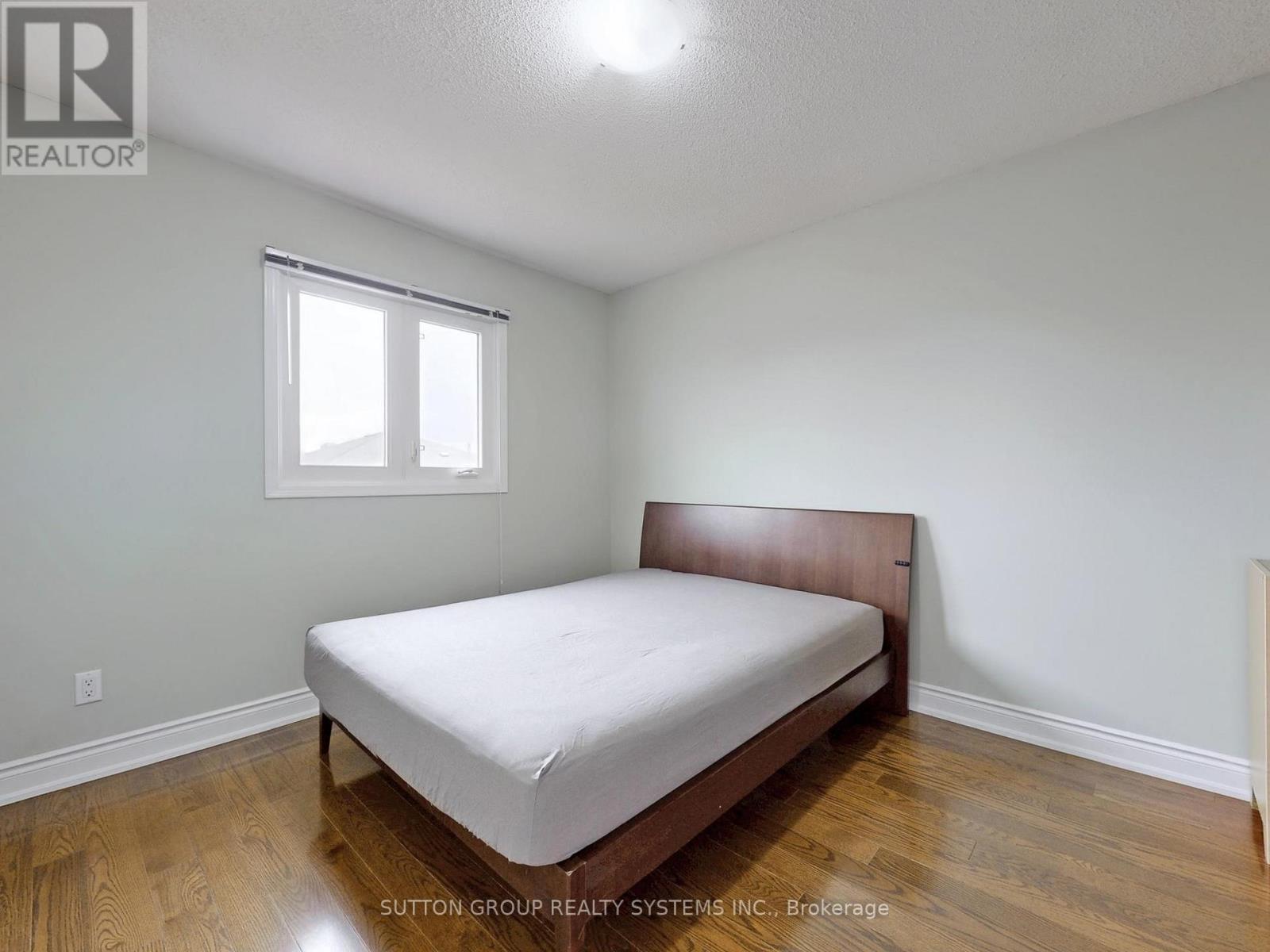 3279 PILCOM CRESCENT - 23