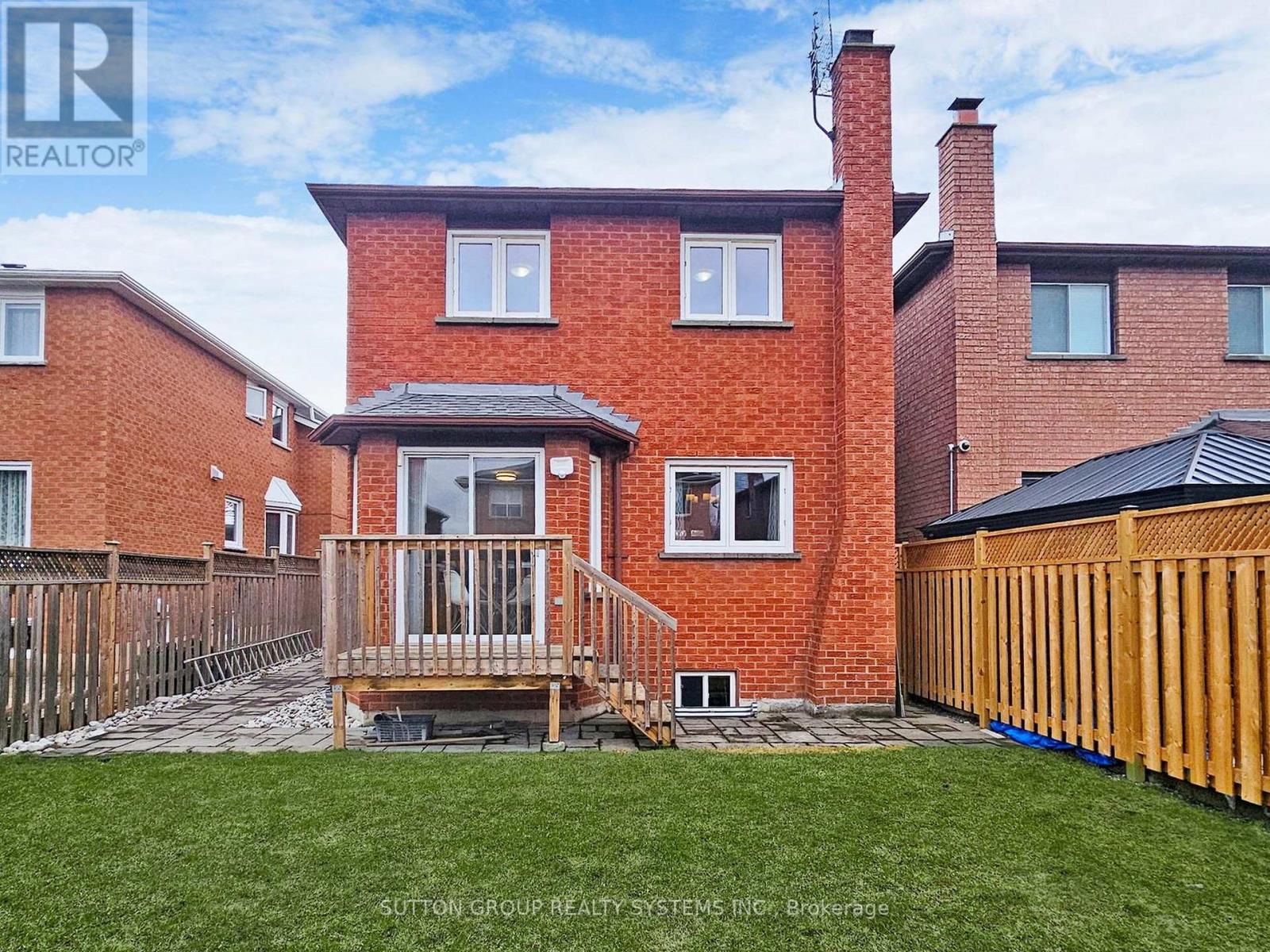 3279 PILCOM CRESCENT - 32