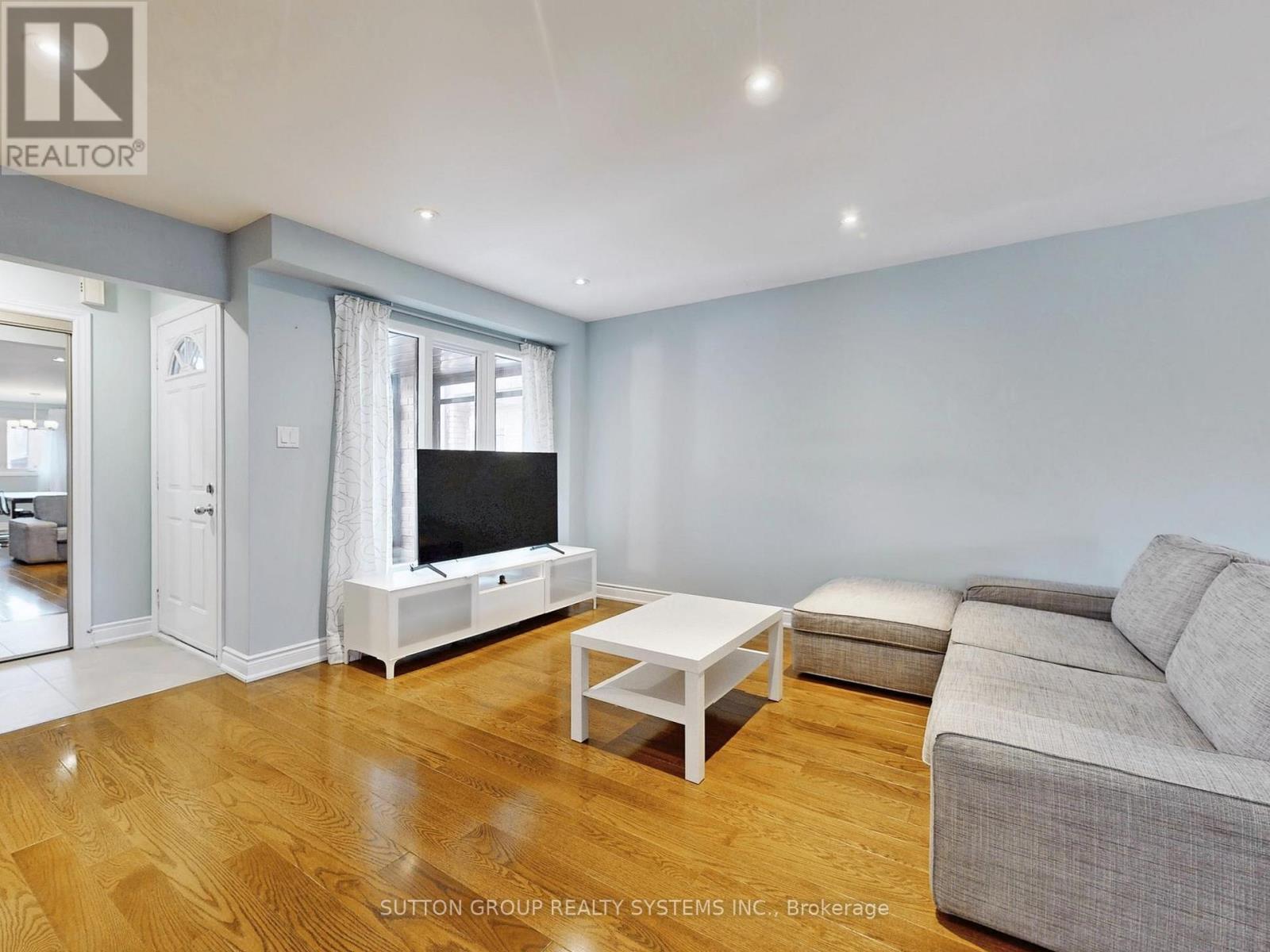 3279 PILCOM CRESCENT - 5