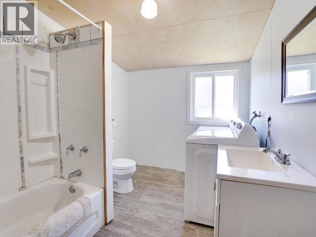 3048 OAK STREET - 15