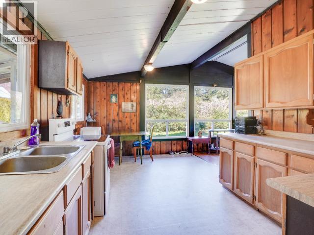 3048 OAK STREET - 13