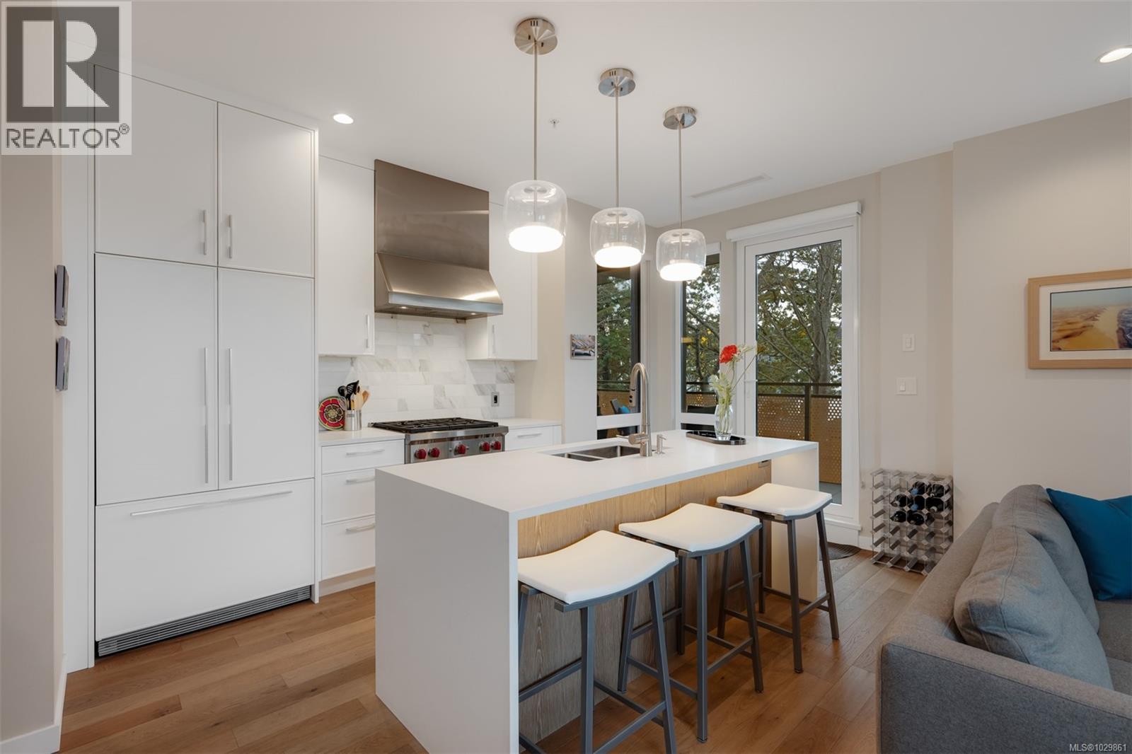 #211 1201 FORT ST - 11