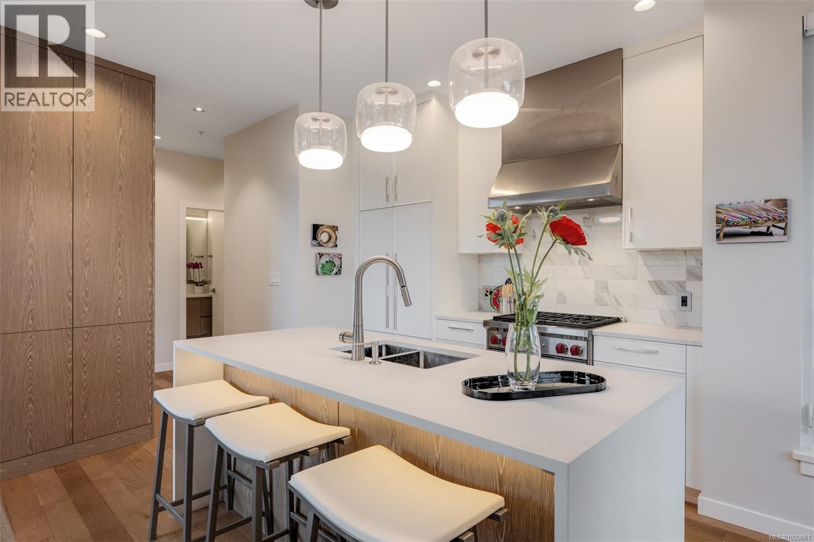 #211 1201 FORT ST - 13