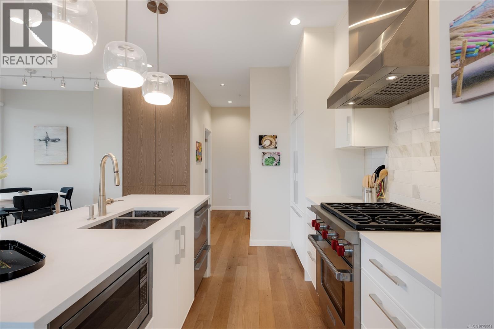 #211 1201 FORT ST - 15