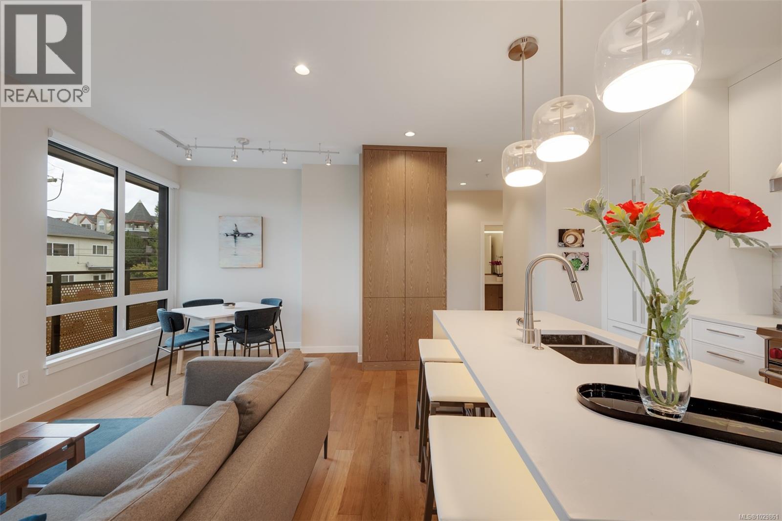 #211 1201 FORT ST - 17