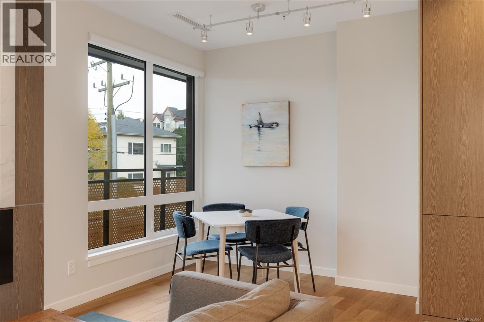 #211 1201 FORT ST - 18