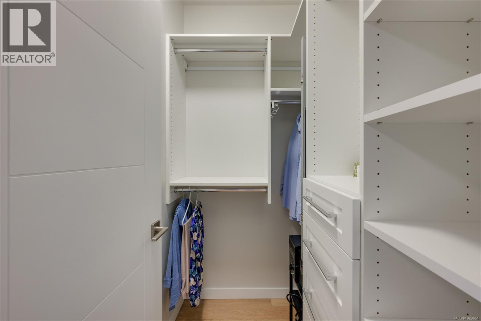 #211 1201 FORT ST - 23