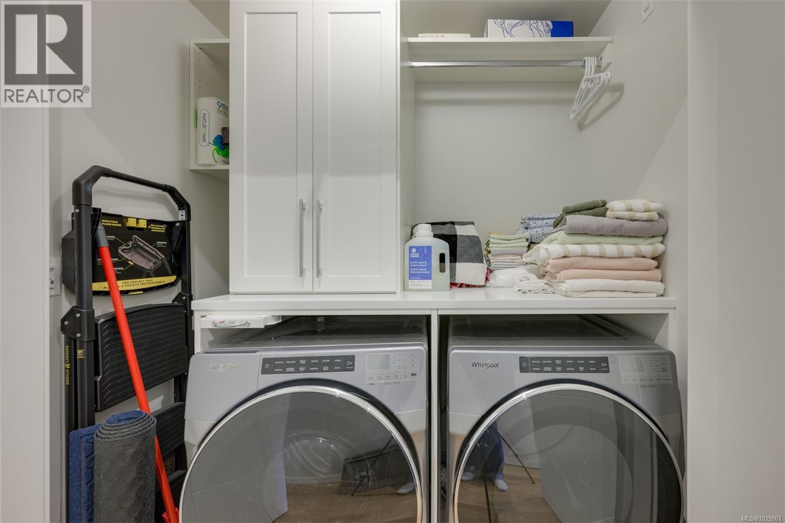 #211 1201 FORT ST - 31