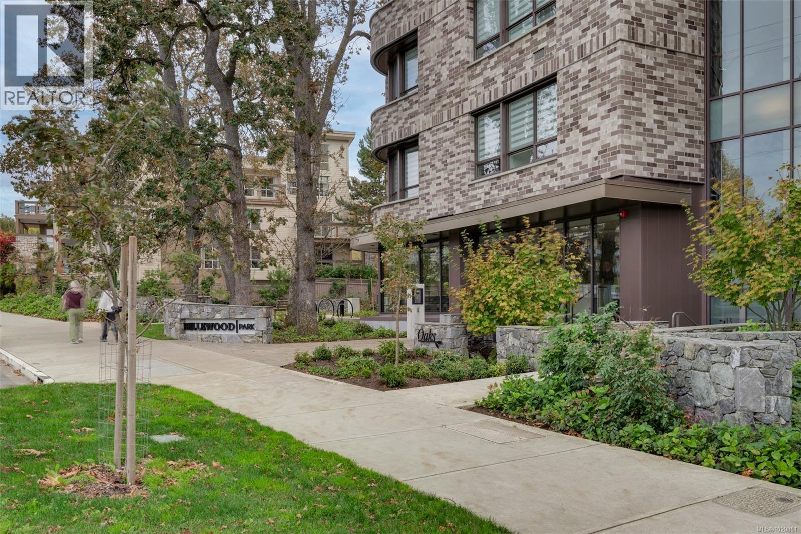 #211 1201 FORT ST - 45