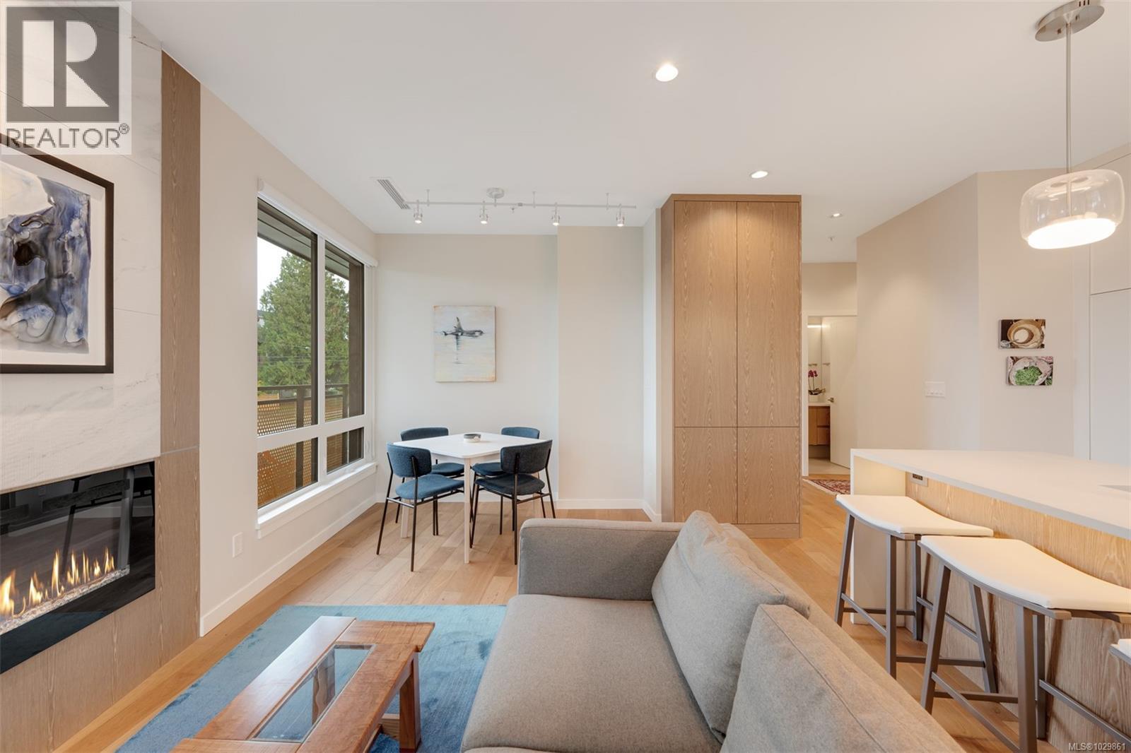 #211 1201 FORT ST - 9