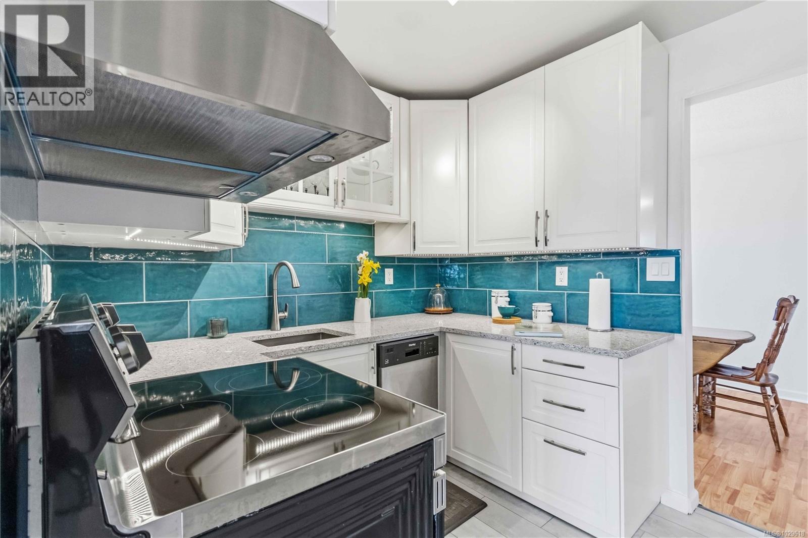 #508 103 GORGE RD E - 11