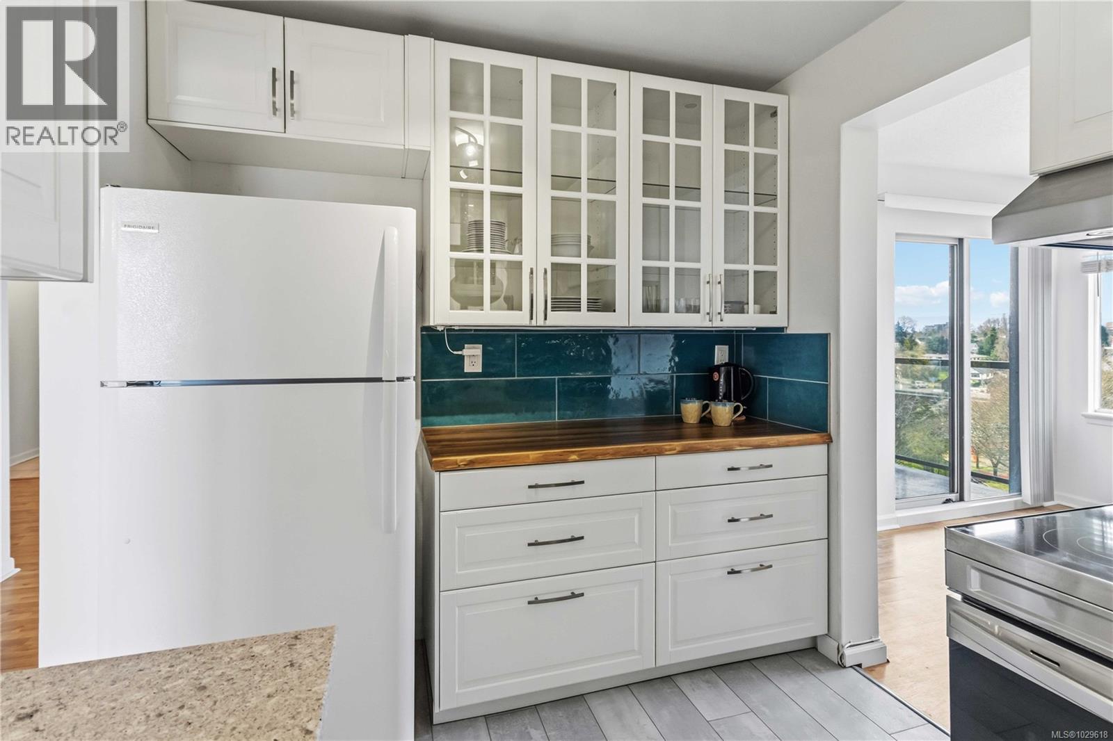 #508 103 GORGE RD E - 13