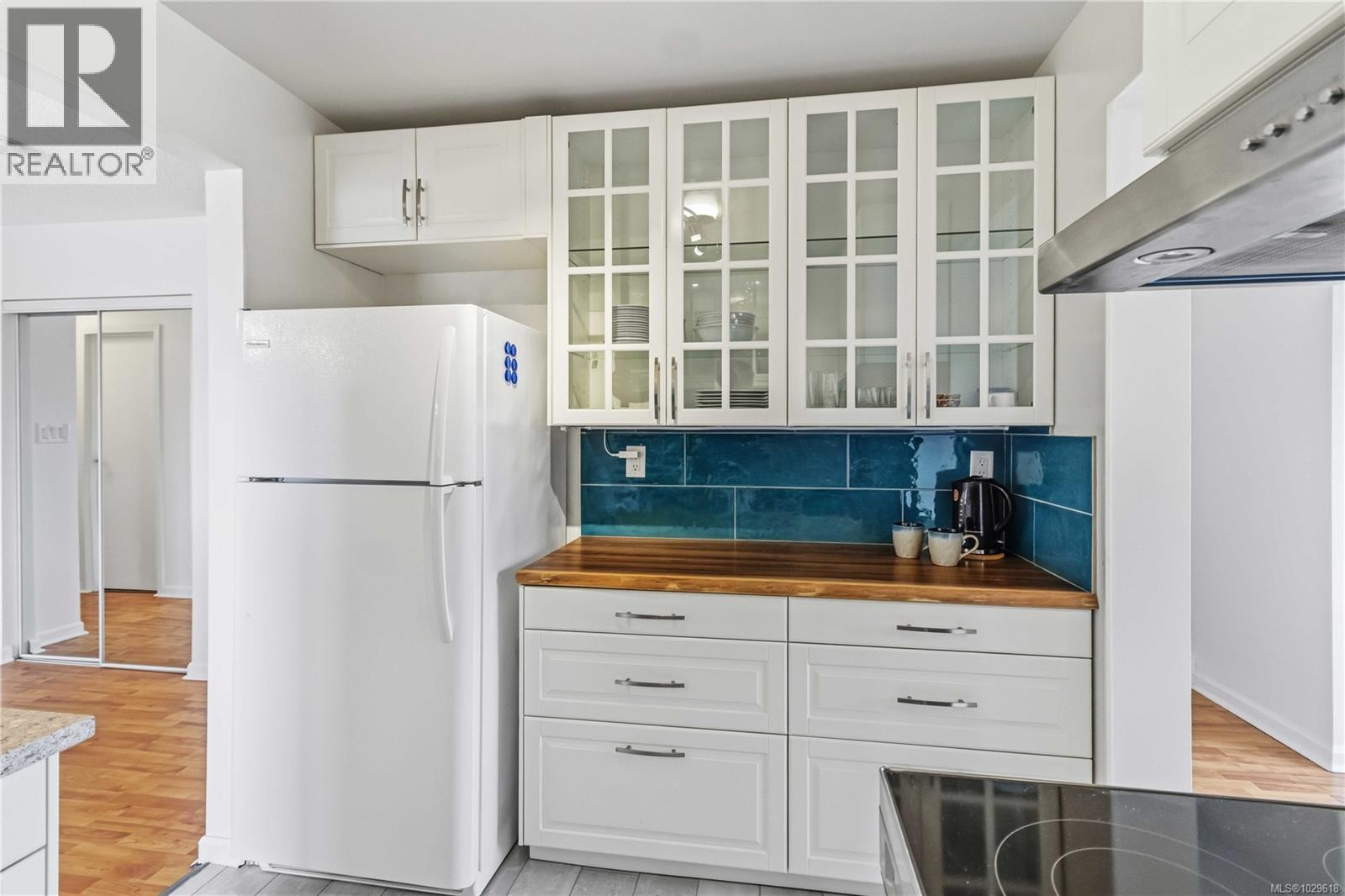 #508 103 GORGE RD E - 14