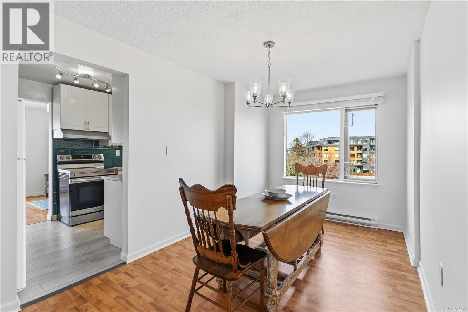 #508 103 GORGE RD E - 15