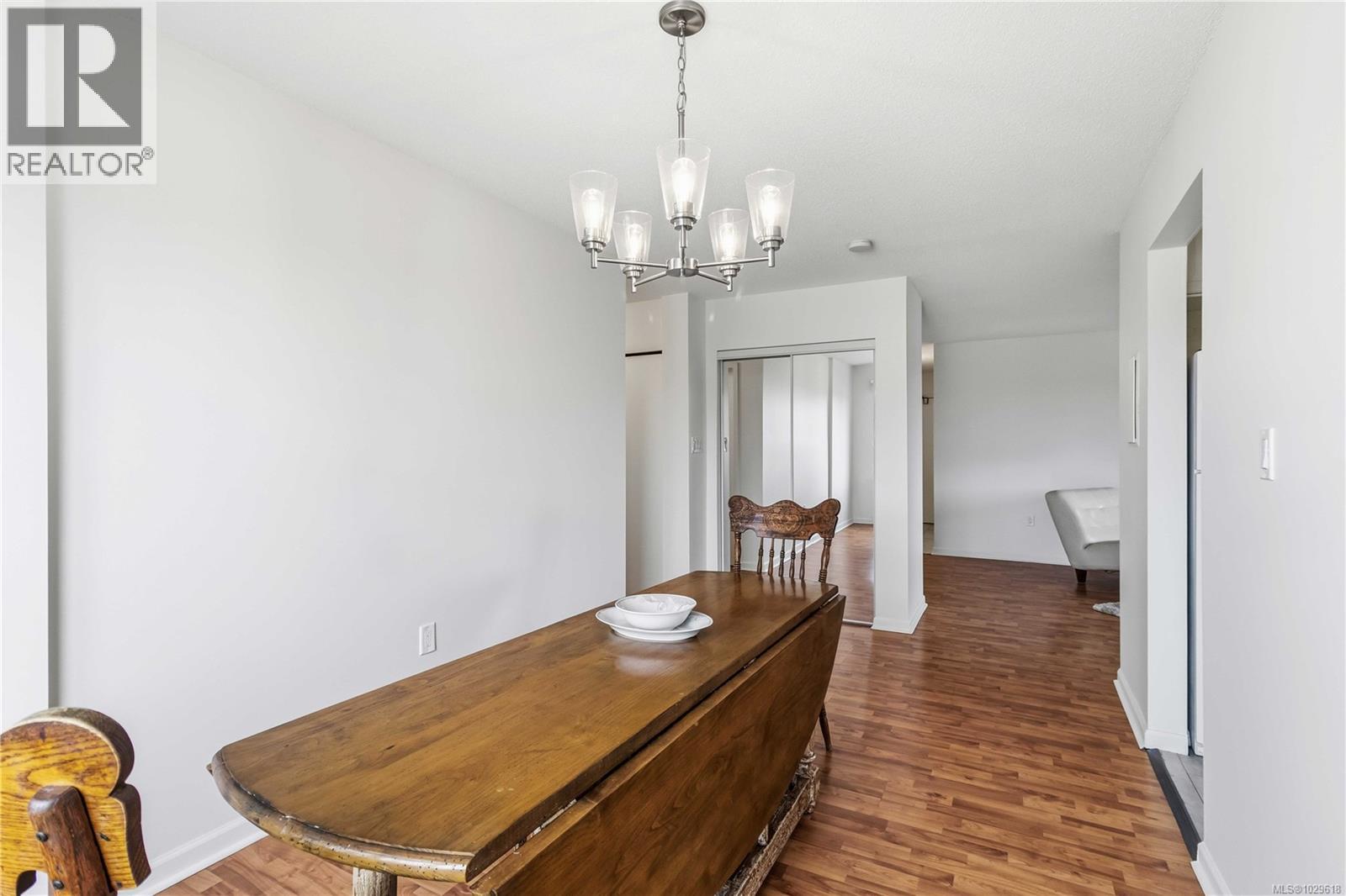 #508 103 GORGE RD E - 16