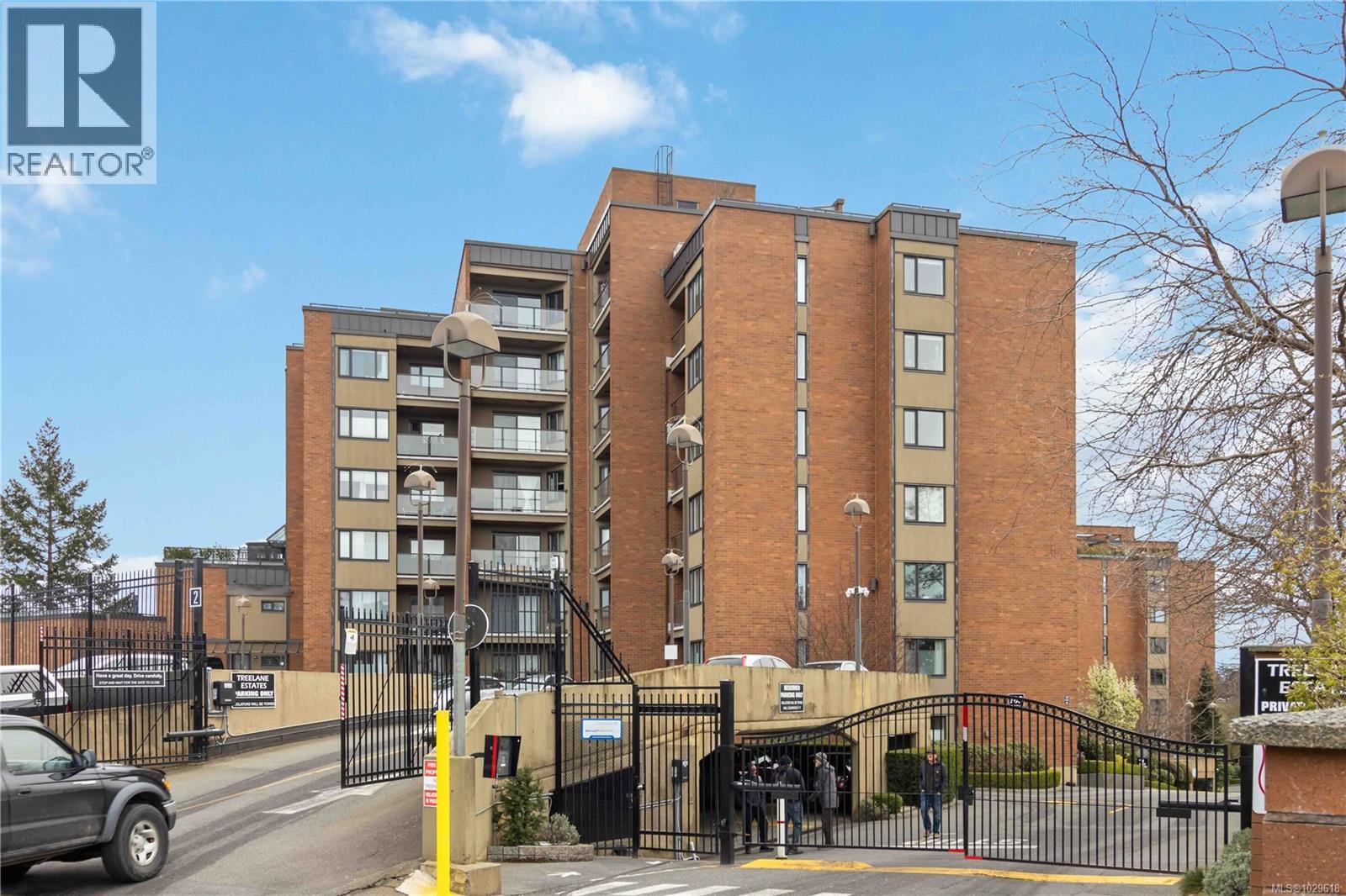 #508 103 GORGE RD E - Image 2