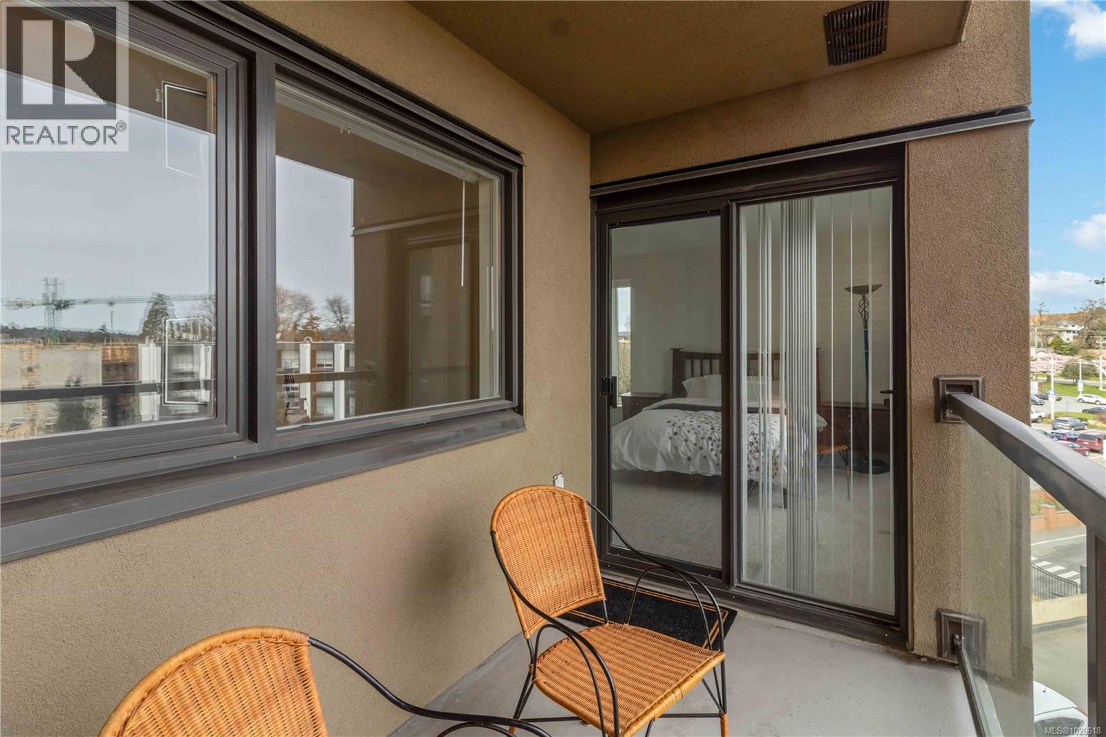 #508 103 GORGE RD E - 24